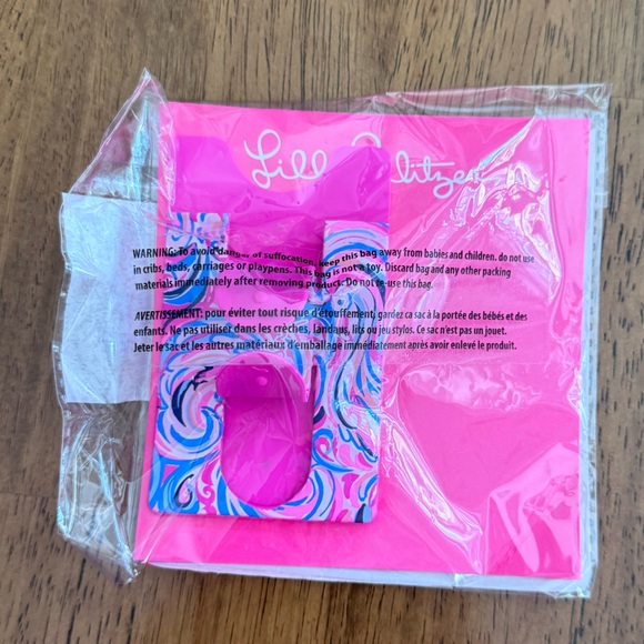 NWT Lilly Pulitzer Phone Card Case Raz Berry Flamingoals - Picture 2 of 8